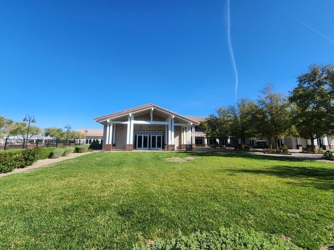 Building Photo - Guard-Gated Cadence 55+ Community | 2 Bed | Single Story Home