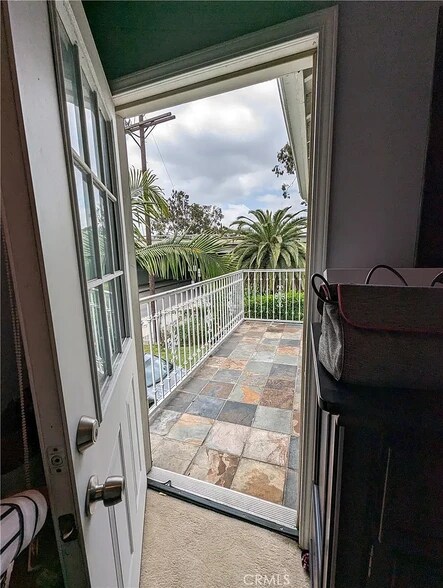 Building Photo - 2317 S Harcourt Ave