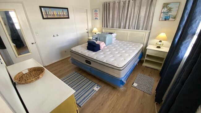 Building Photo - 2545 SE 1st Ct