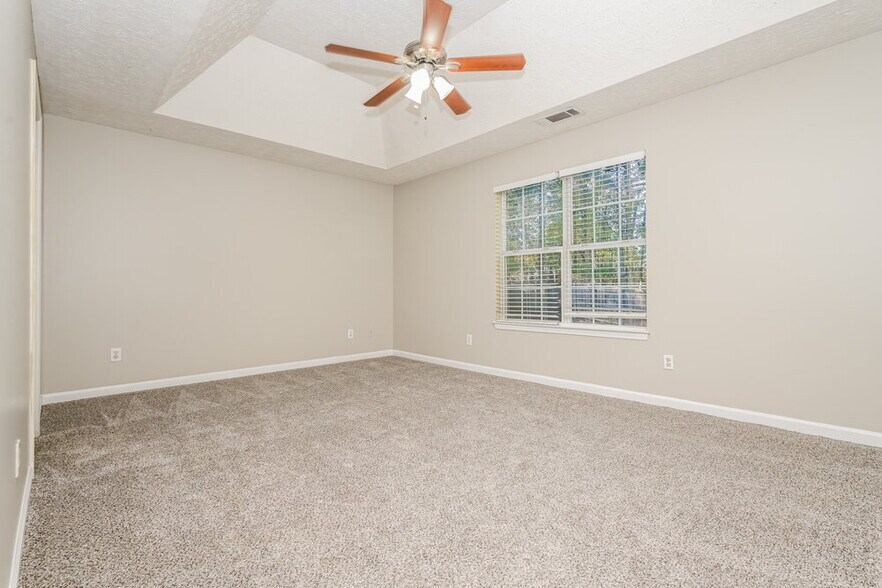 Building Photo - 725 Grove Pointe Cir