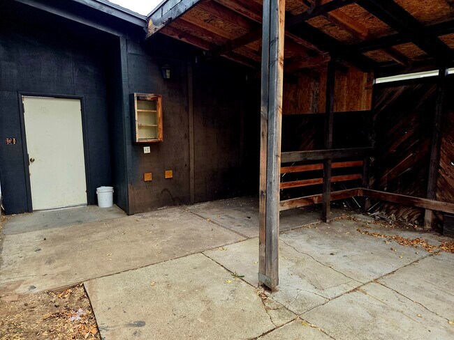 Building Photo - 1968 E 5850 S