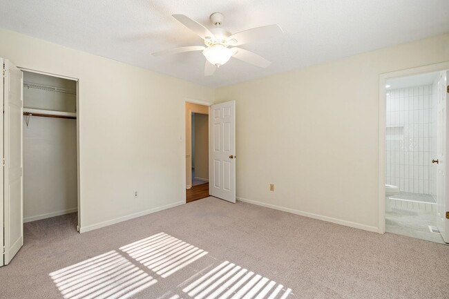 Building Photo - *APPLICATION PENDING* Chapel Hill 3 Bed 2 ...