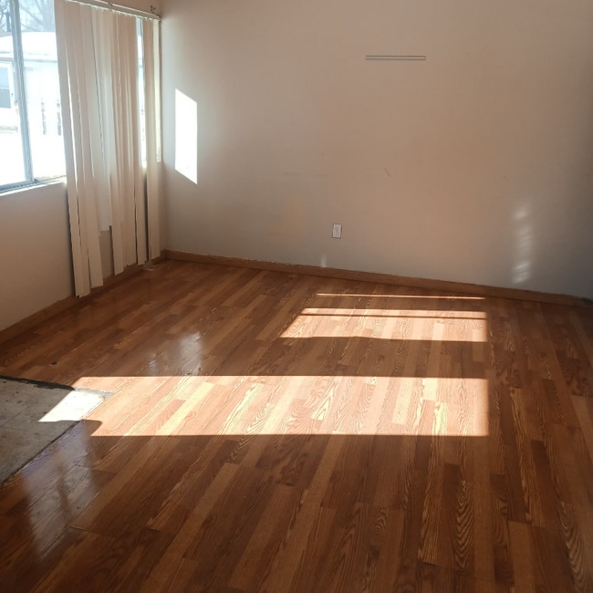 Building Photo - 1331-1333 Thurston St