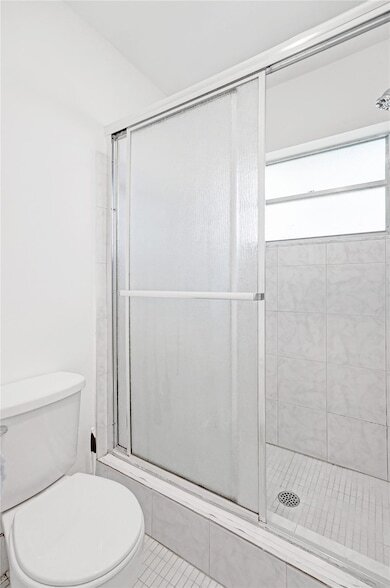 Building Photo - 5140 SW 40th Ave