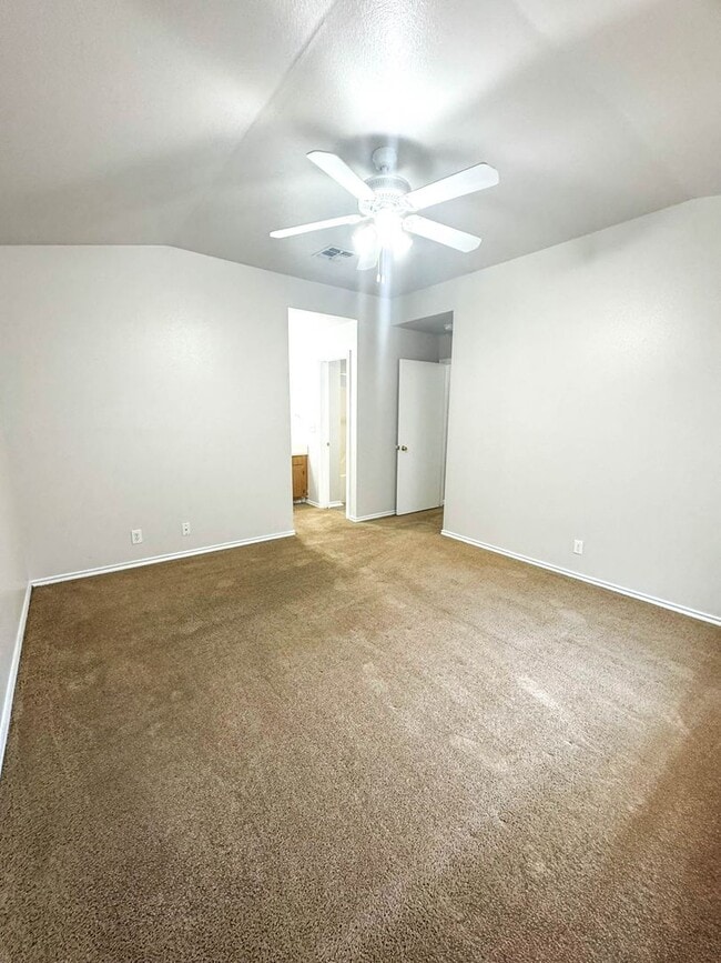 Building Photo - 11727 Capotillo St