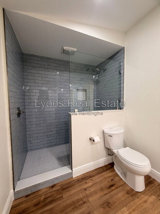 Building Photo - 10621 McGregor Blvd