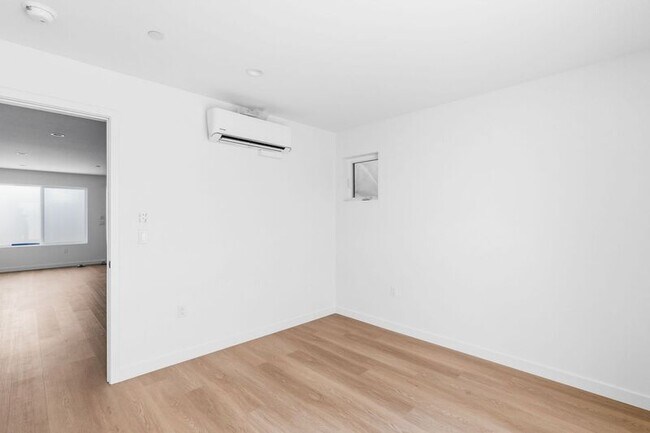 Building Photo - 6638 Valjean Ct