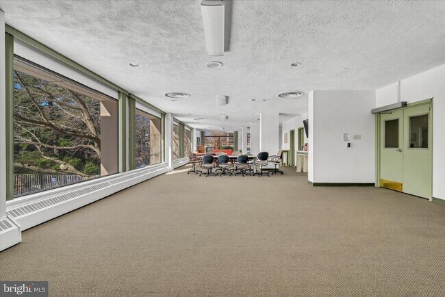 Building Photo - 4141 Henderson Rd