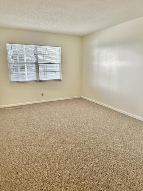 Building Photo - 3063 Ainslie Dr