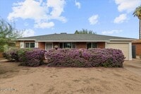 Building Photo - 2408 W Weldon Ave