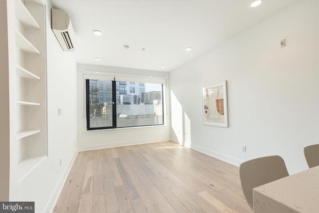 Building Photo - 965 Frankford Ave