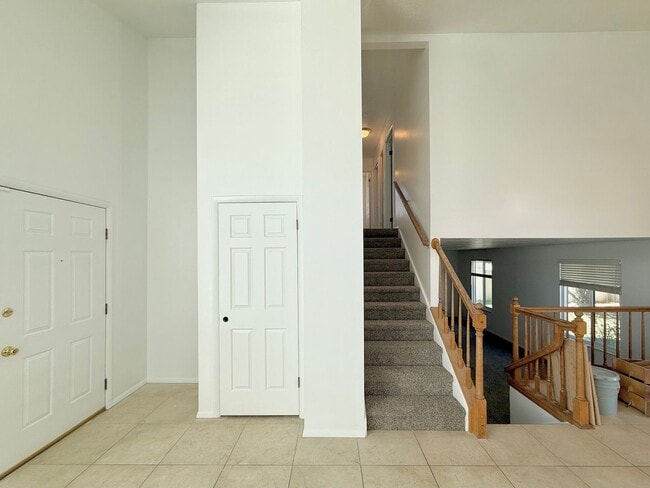 Building Photo - Newly Updated 4-Bedroom Home in Sandy!