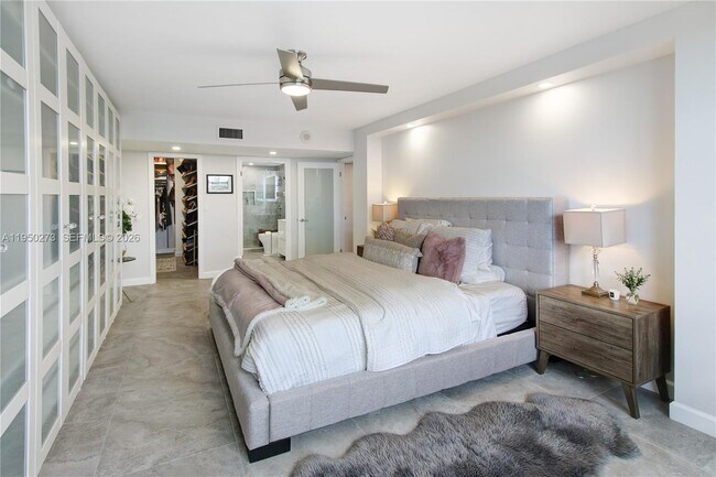 Building Photo - 1625 SE 10th Ave