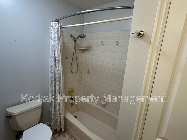 Building Photo - 13 N 3100 E