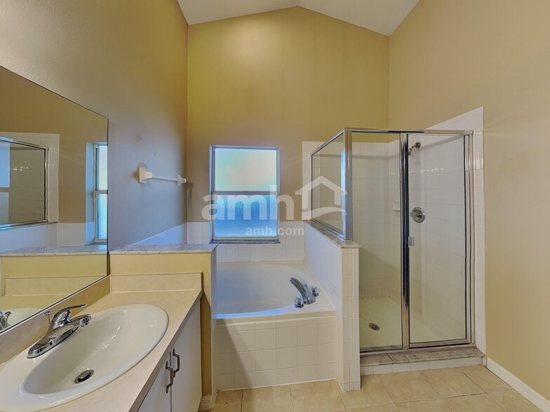 Building Photo - 6765 Waterton Dr