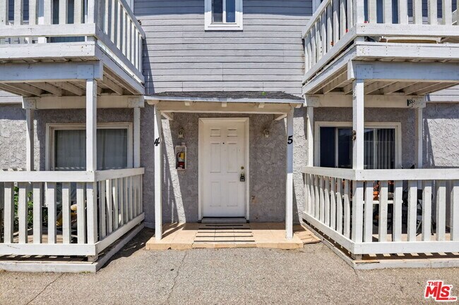 Building Photo - 14721 Sylvan St