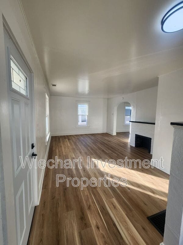 Building Photo - 426 Hazel Ave