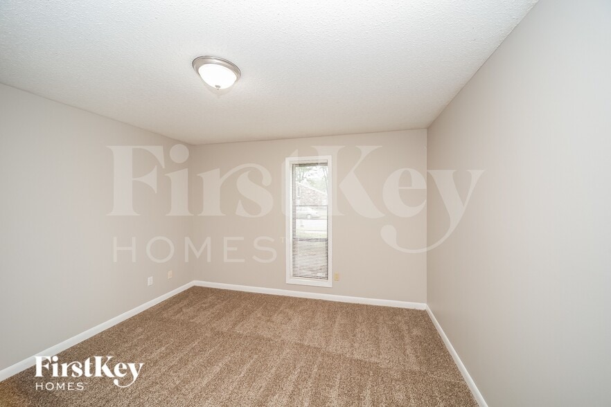 Building Photo - 4198 Rosewind Cir