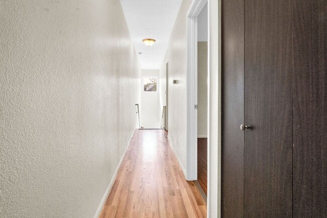 Building Photo - Spacious four bedroom in Prime UTC/UCSD Location! Available immediately!