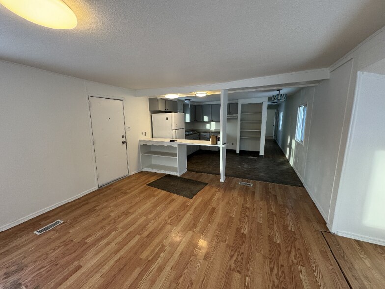 Building Photo - 9499 Brayton Dr