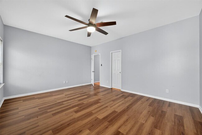 Building Photo - 3102 Holly Hall St