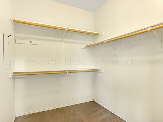 Building Photo - 2053 Leonard Ranch Rd