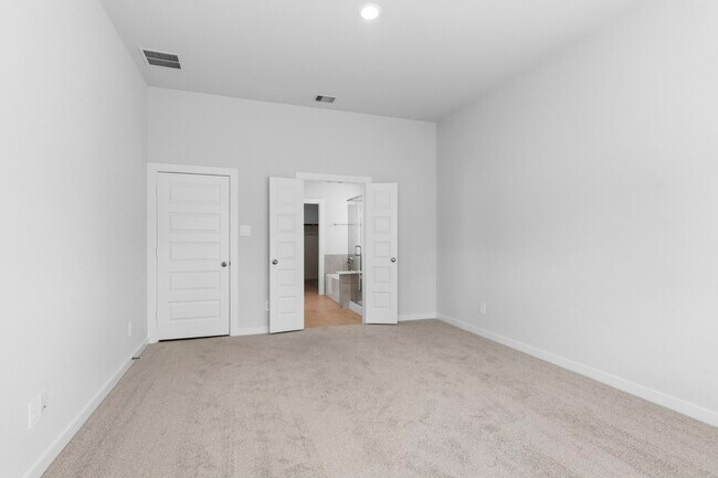 Building Photo - 5403 Kingdom Heights Blvd