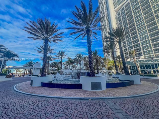 Building Photo - 18201 Collins Ave