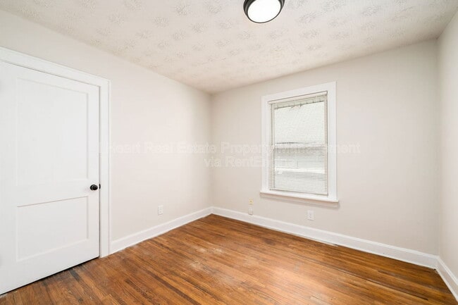 Building Photo - 32 Schultz Ave