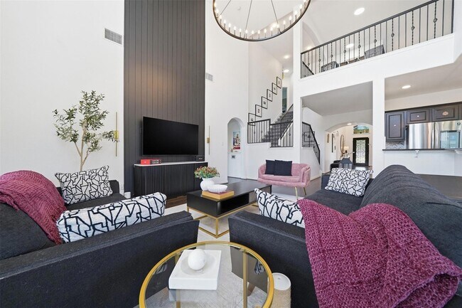 Building Photo - 3564 Rosalina Loop