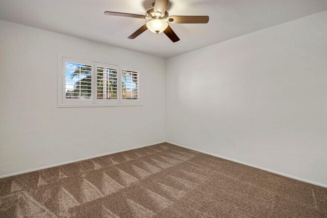 Building Photo - 8323 E Montecito Ave