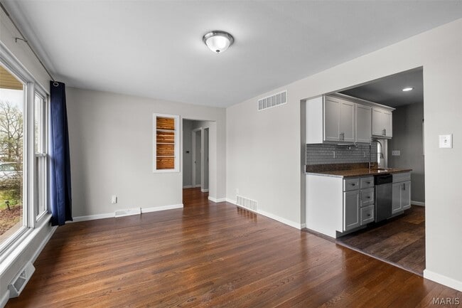 Building Photo - 526 Lynn Haven Ln