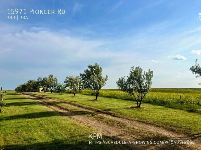 Building Photo - 15971 Pioneer Rd