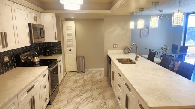 Building Photo - 950 Egret Cir
