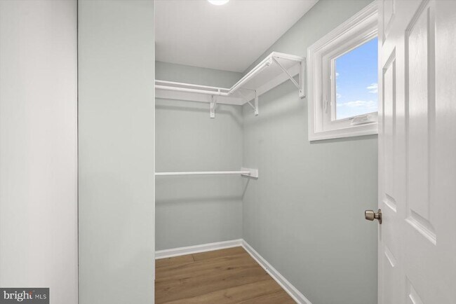 Building Photo - 2917 E Lee Ave