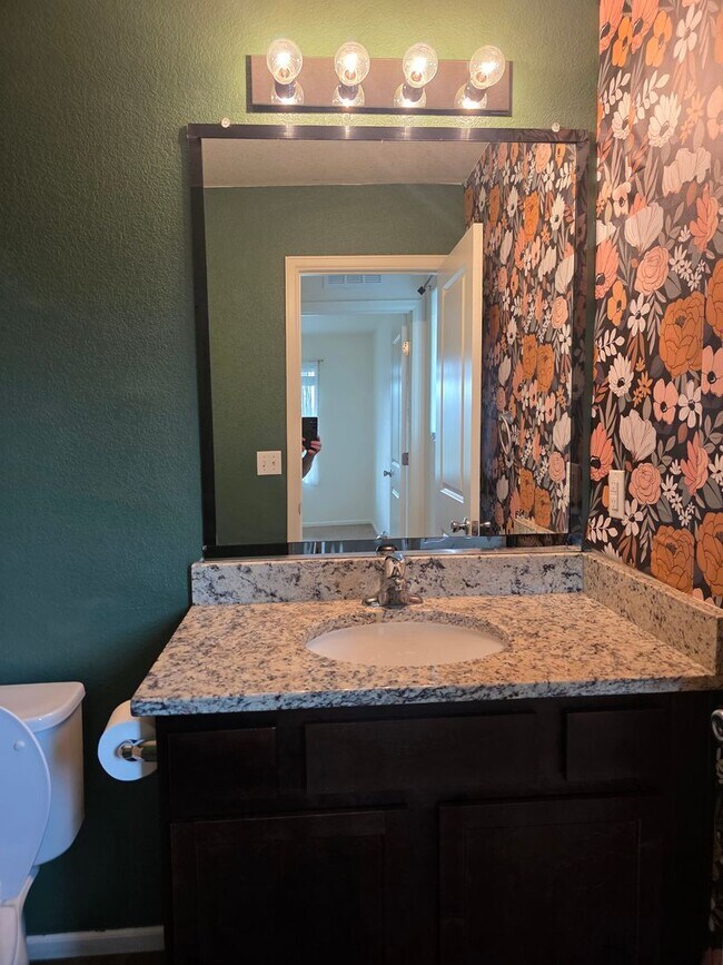 Building Photo - MASSIVE 5 Bedroom Home In Bennett!