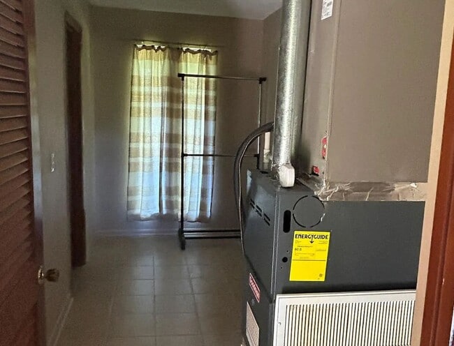 Building Photo - 18700 Bruce Ln