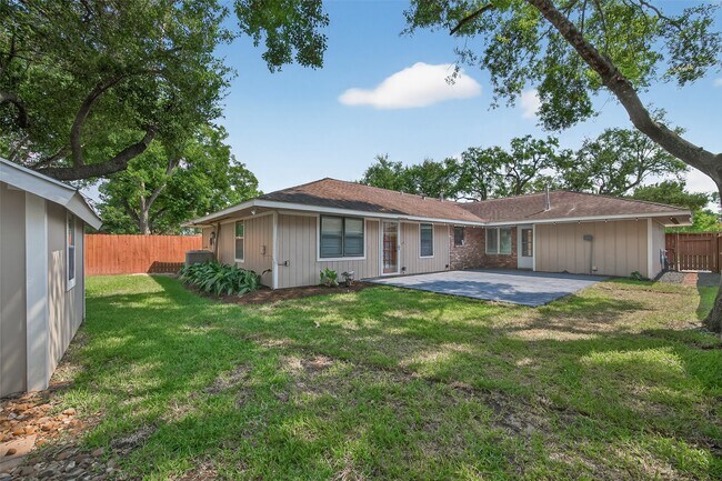 Building Photo - 4038 Cheena Dr