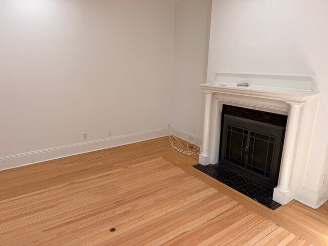 Building Photo - 1768 Beacon St