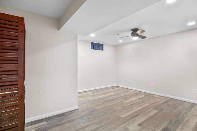 Building Photo - 6000 Blackstone Blvd