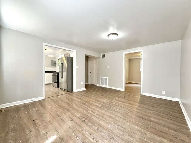 Building Photo - Hickory Hill Dr