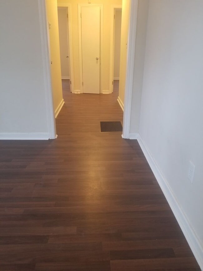 Building Photo - House for Rent