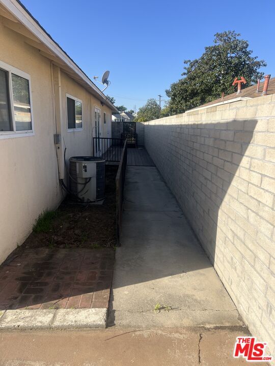 Building Photo - 8536 McConnell Ave