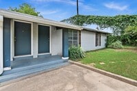 Building Photo - 2712 St Edwards Cir