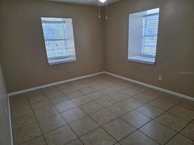 Building Photo - 9004 Tudor Dr