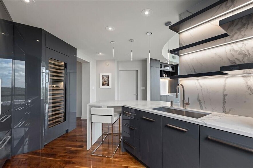 Building Photo - 222 12th St NE