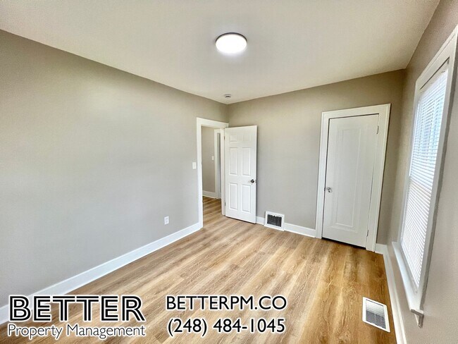 Building Photo - Spacious 3-Bedroom with Finishes You'll Love!