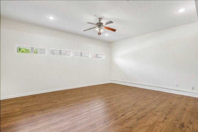 Building Photo - 4208 Longfellow Dr