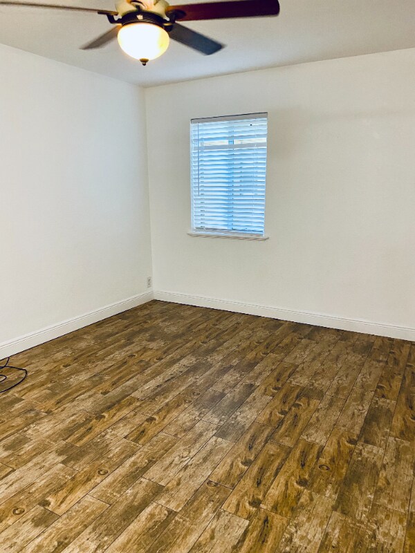 Building Photo - 7 Oak St