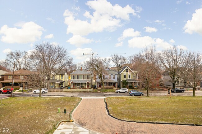 Building Photo - 877 N East St